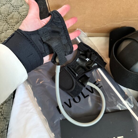 PVOLVE Signature Bundle P3 Ball, P.Band, Mat & Pump – Used by Jennifer Aniston - Picture 4 of 7